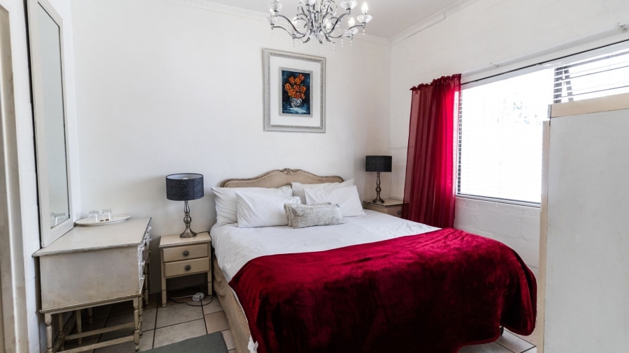 8 Bedroom Property for Sale in Country Club Western Cape